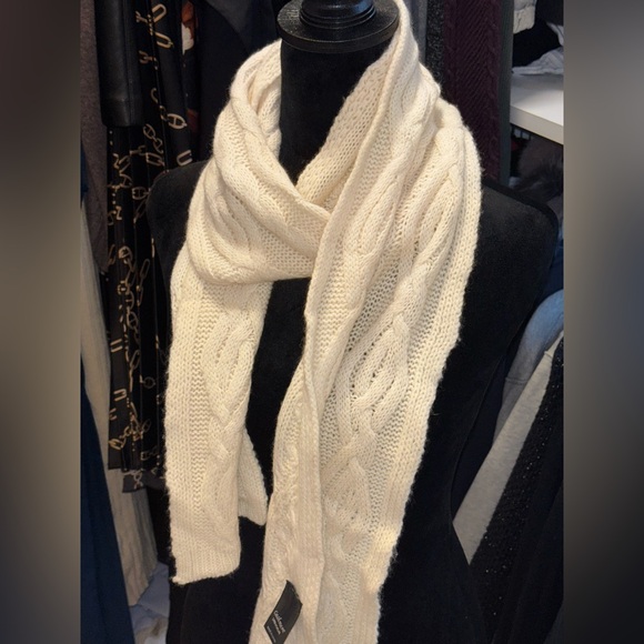 NWOT✨ Lord and Taylor 100% cashmere cream, off-white knit scarf - Picture 6 of 7